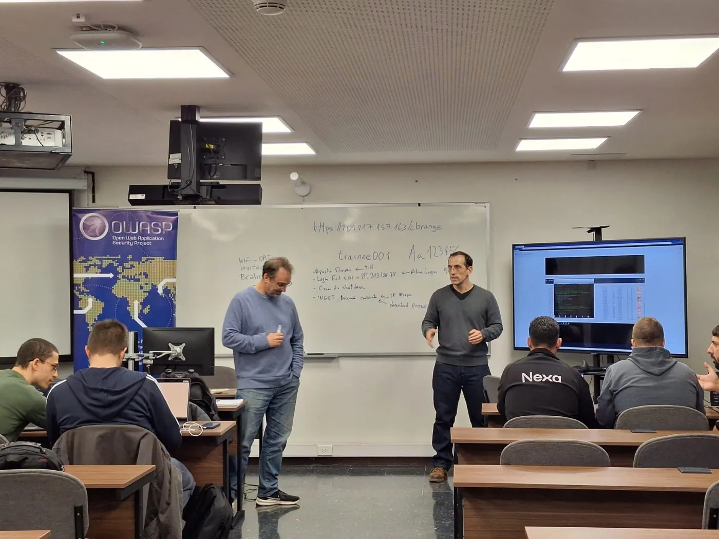 Foto 2 de 5: Entrenamiento en cyber range con AGESIC