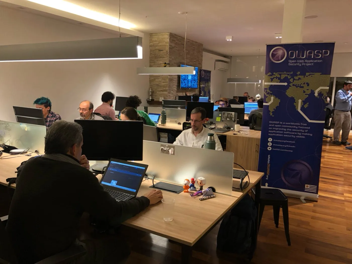 Foto 2 de 6: Introducción a la seguridad de aplicaciones: setiembre 2022