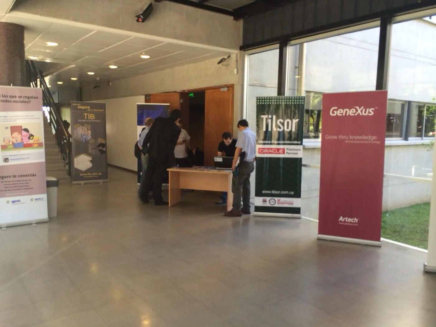 Foto 2 de 11: OWASP Day Uruguay 2013 en FING