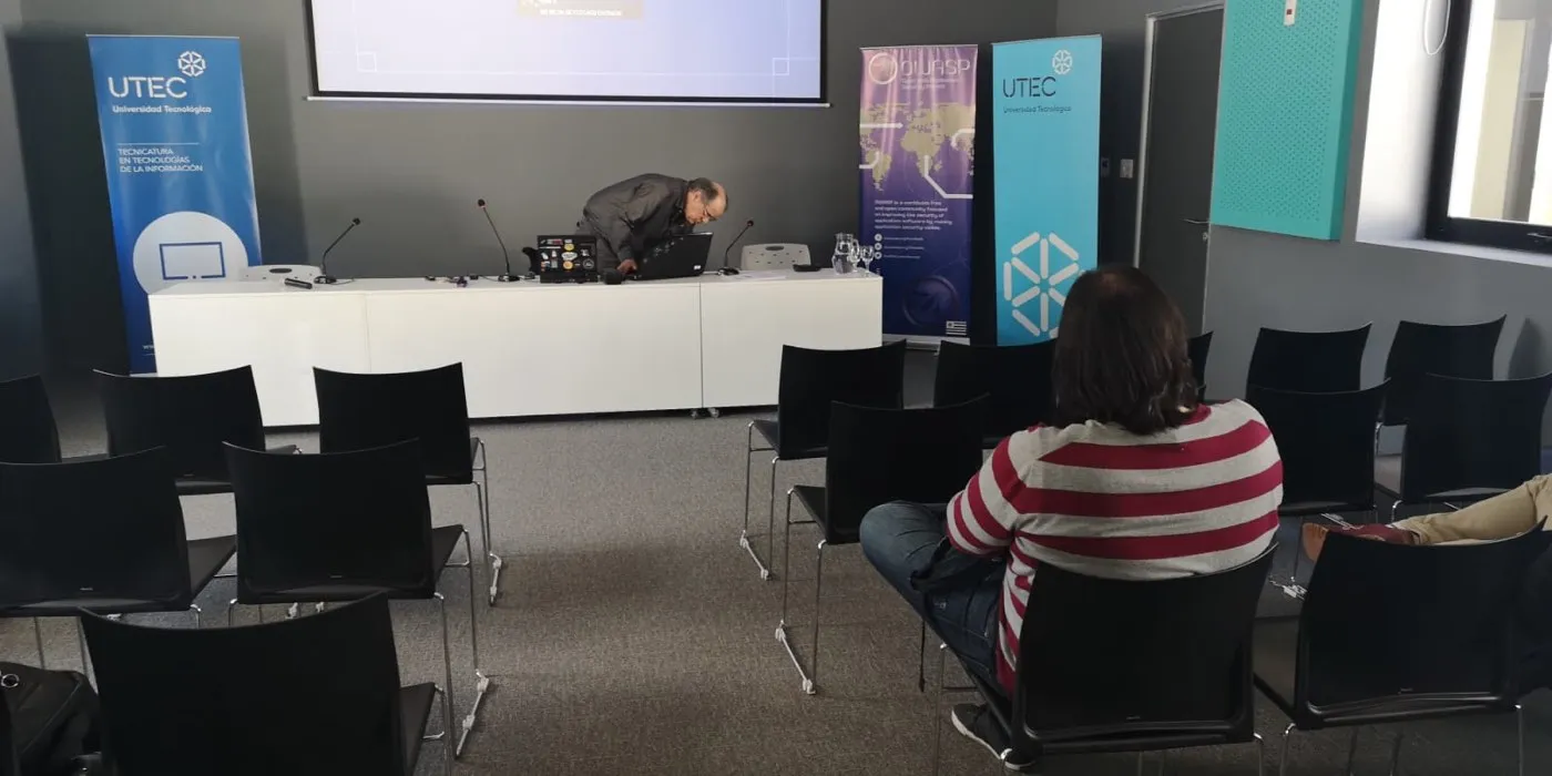 Foto 3 de 8: OWASP Day UTEC 2018