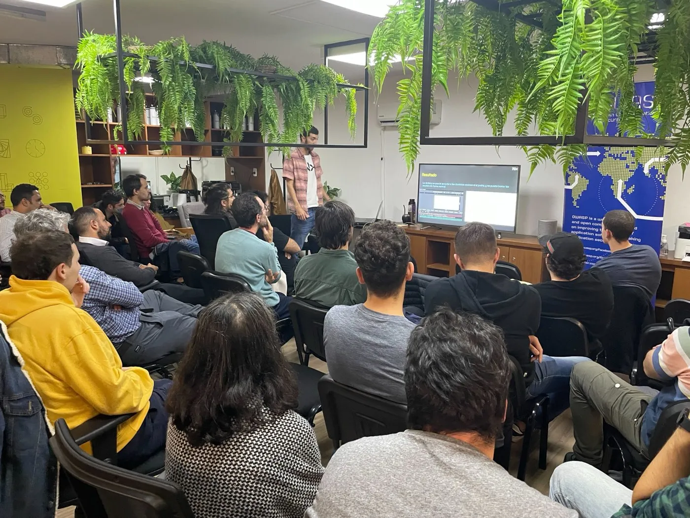 Foto 3 de 4: Meetup de abril 2024